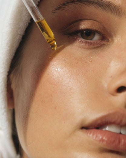 BUY 1 GET 1 FREE Vitamin C Serum lines & wrinkles & delicate skin
